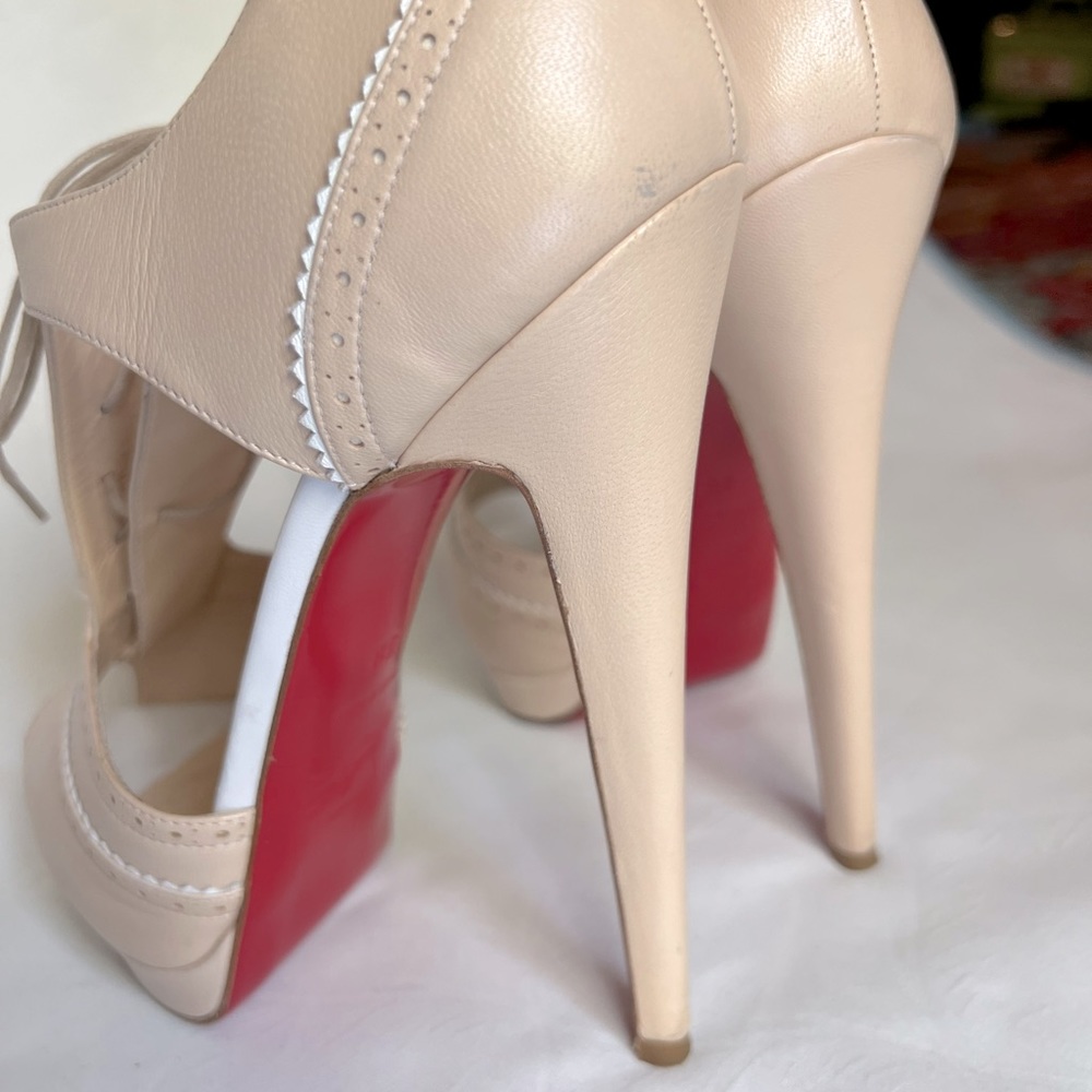 SALE!!! Christian Louboutin nude lace up heels, size 38 - Picture 7 of 15